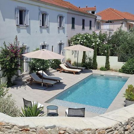 Villa Mira With A Heated Pool And A Sea View Božava Kültér fotó
