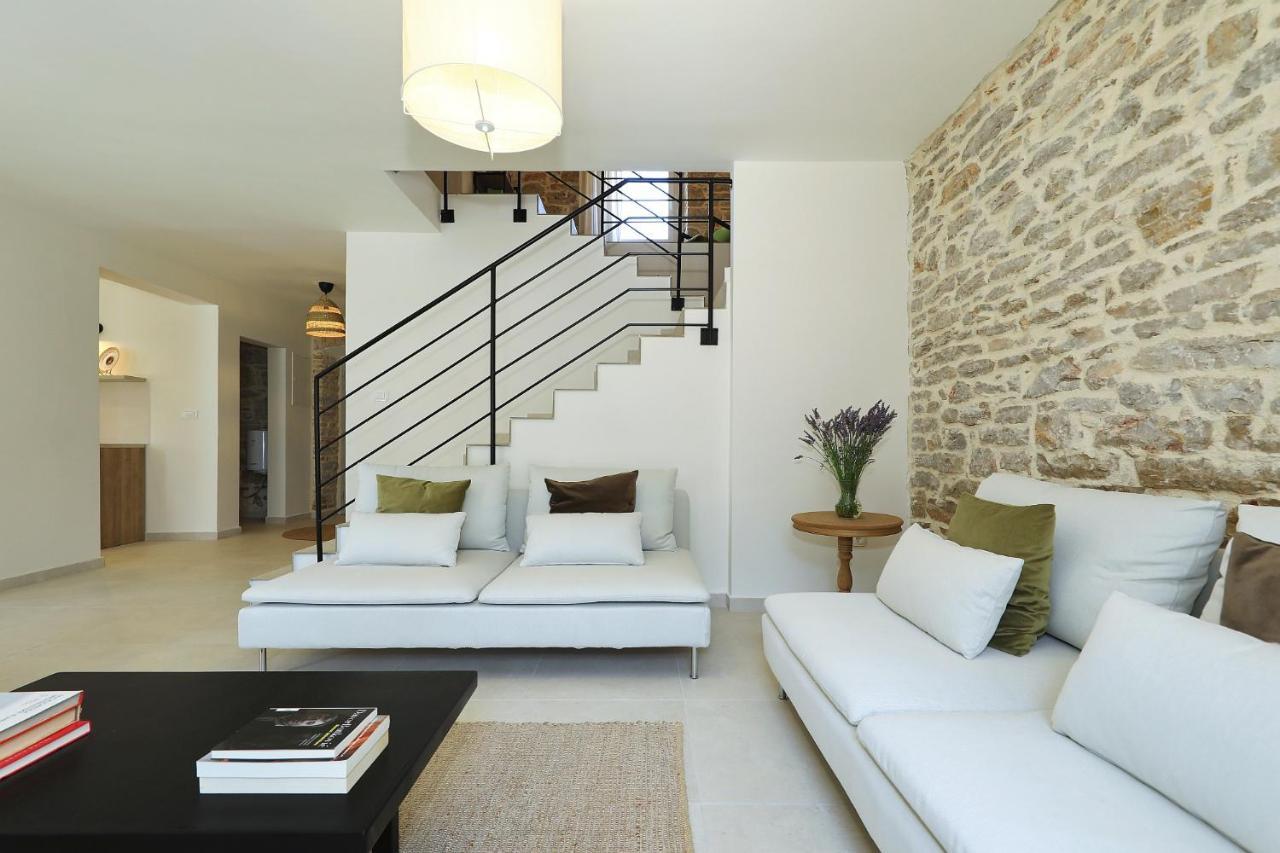 Villa Mira With A Heated Pool And A Sea View Božava Kültér fotó
