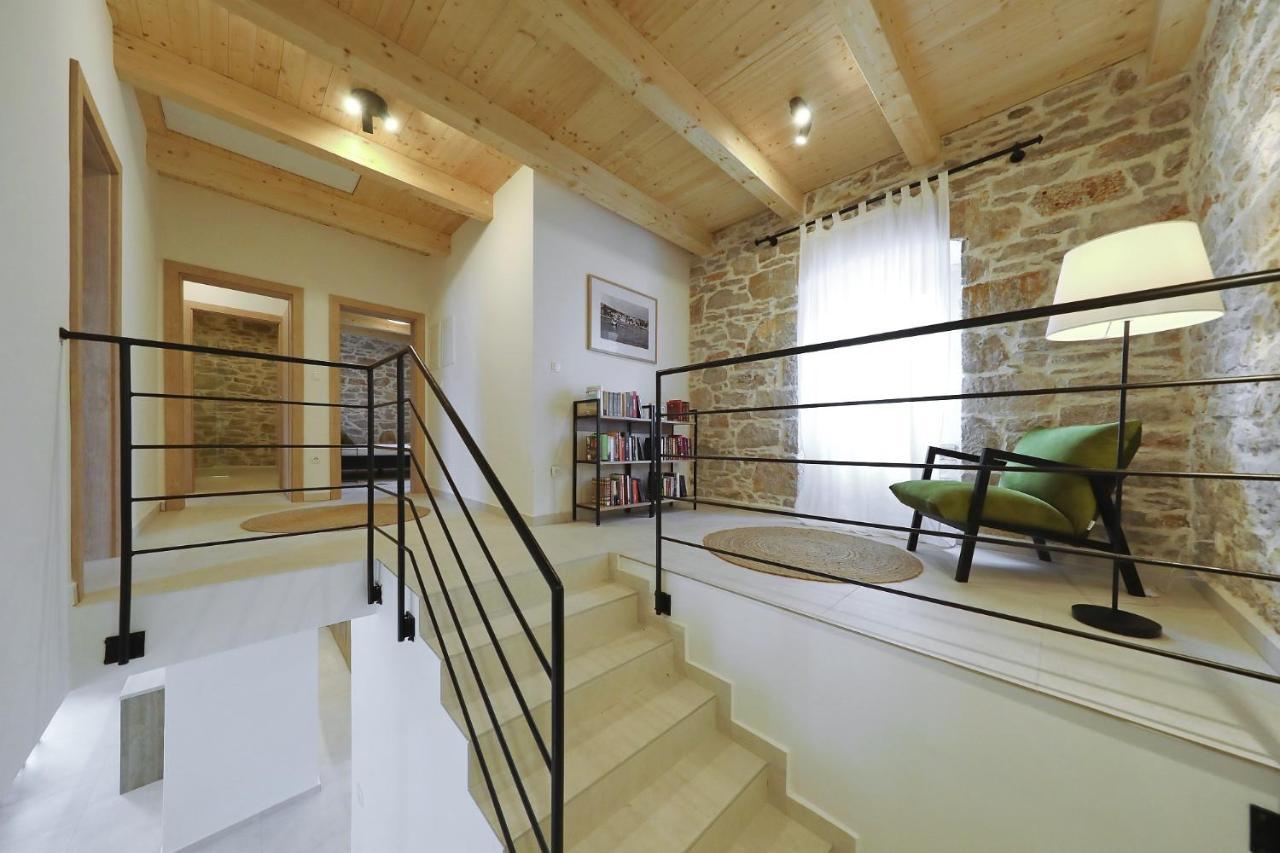 Villa Mira With A Heated Pool And A Sea View Božava Kültér fotó