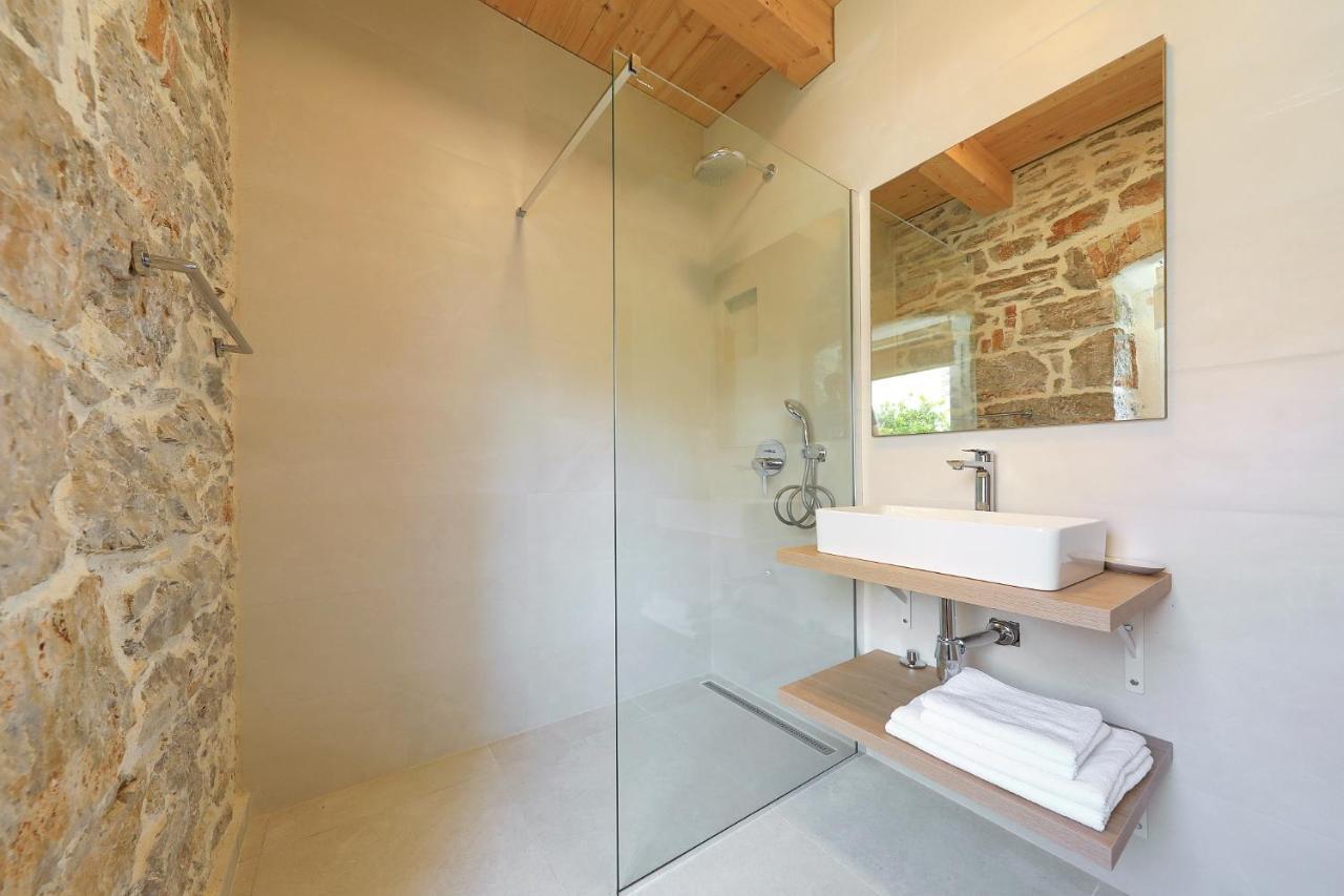 Villa Mira With A Heated Pool And A Sea View Božava Kültér fotó