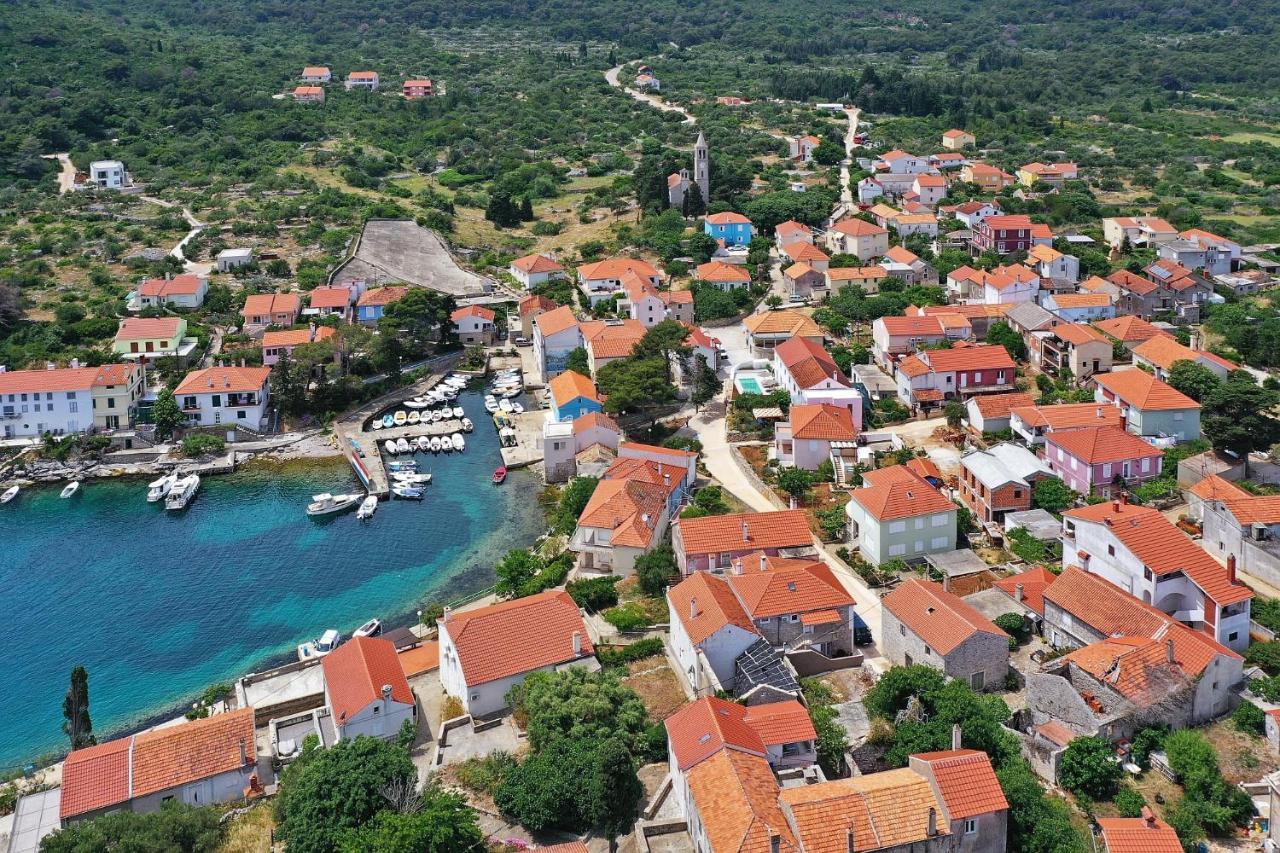 Villa Mira With A Heated Pool And A Sea View Božava Kültér fotó