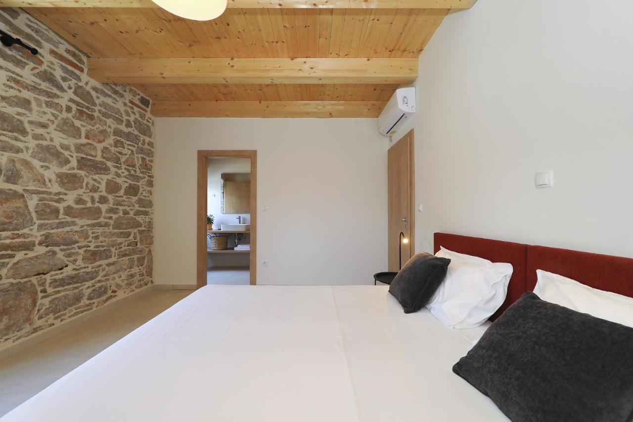 Villa Mira With A Heated Pool And A Sea View Božava Kültér fotó