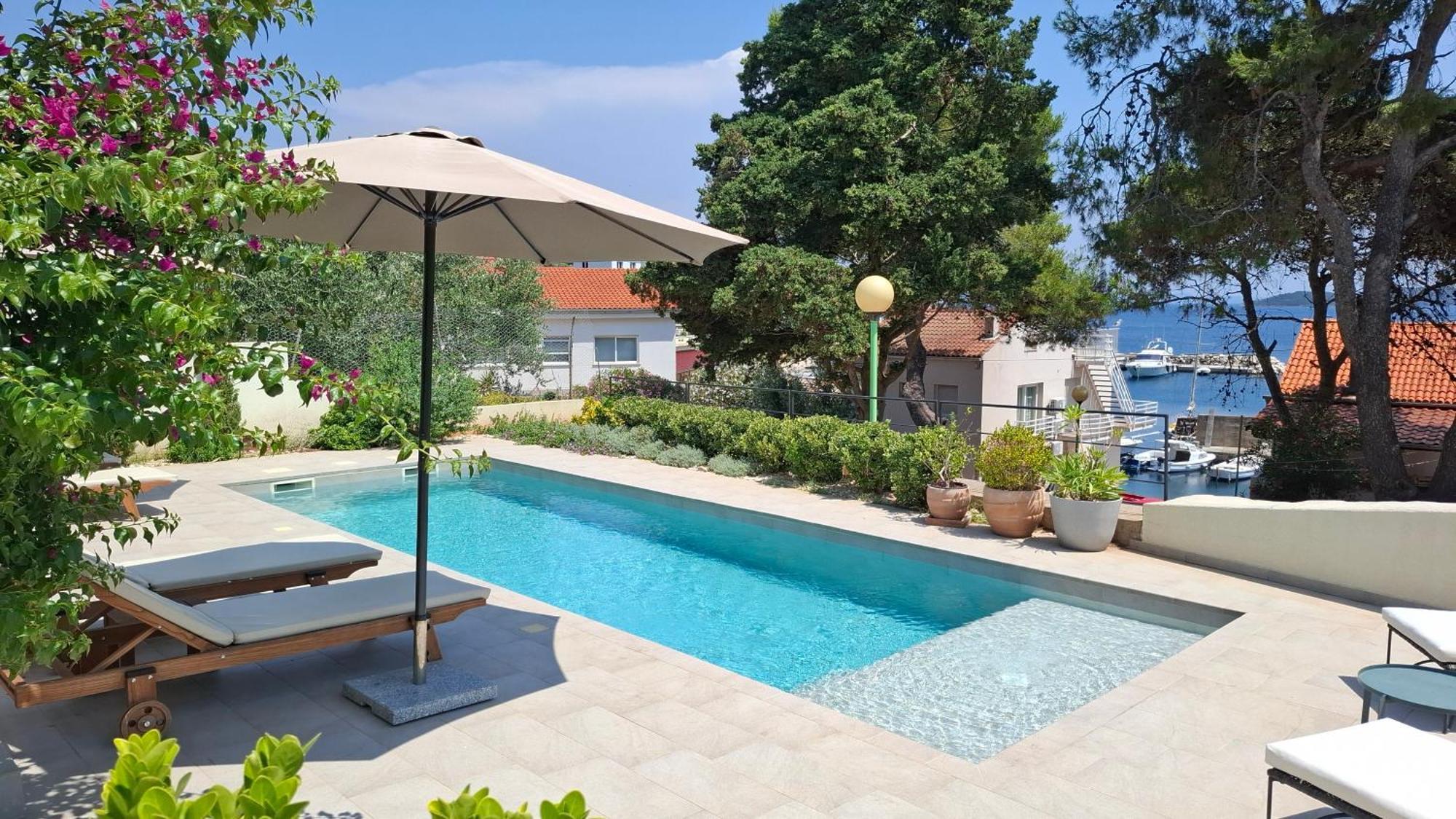 Villa Mira With A Heated Pool And A Sea View Božava Kültér fotó